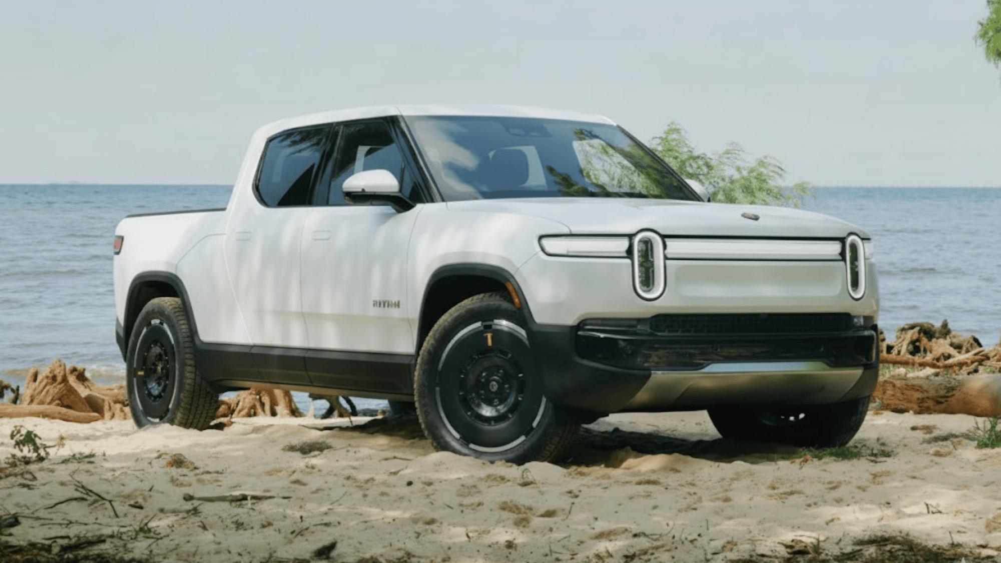 6 rivian r1 t dual motor 2025 350 miles
